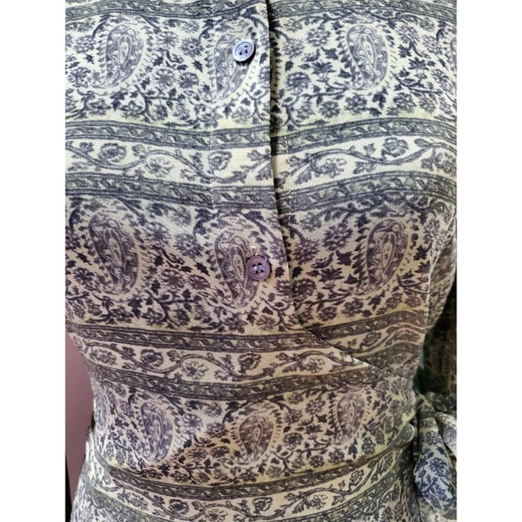 Liz Claiborne Women's Gray Polyester Collared Long Sleeve Button Down Shirt 6 - Picture 4 of 12